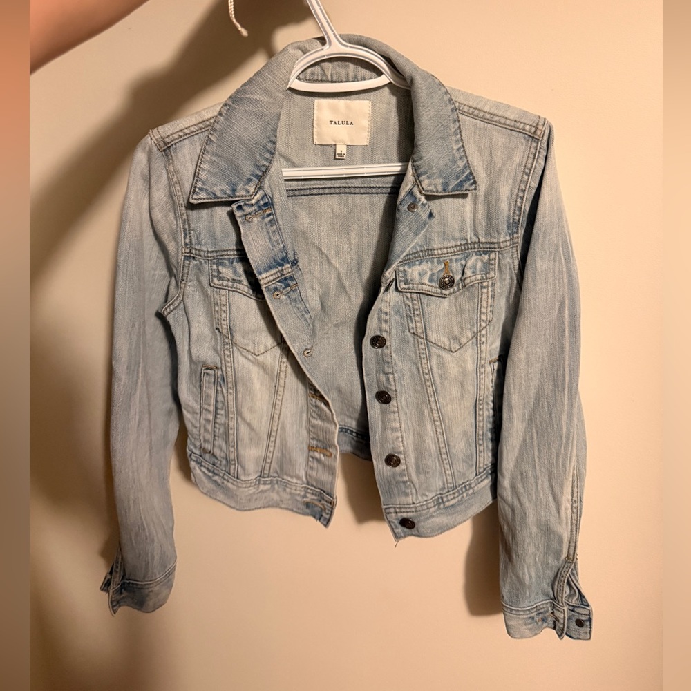 Aritzia Talula Light Wash Denim Jacket - Light Blue